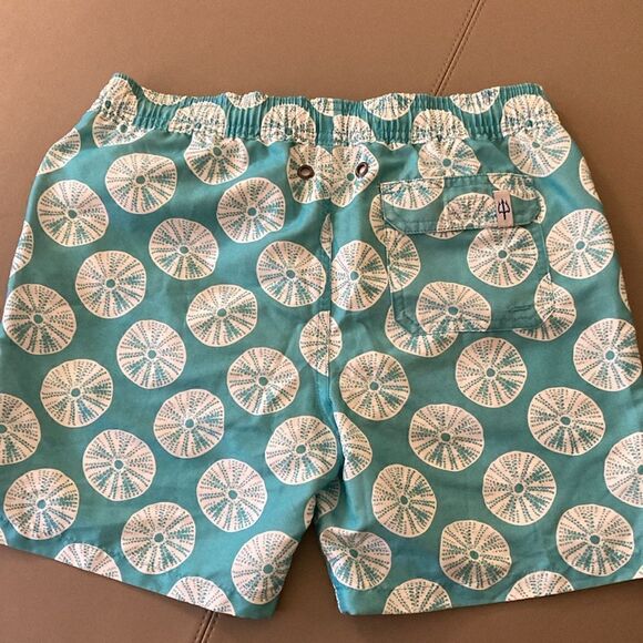 Strong Boat Classic Boys Swim Trunks in White/Aqua Sand Dollar Print. Size 12. - Picture 2 of 9